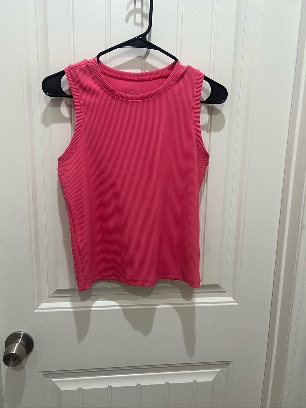Ribbed Crewneck Tank Top in Bright Pink